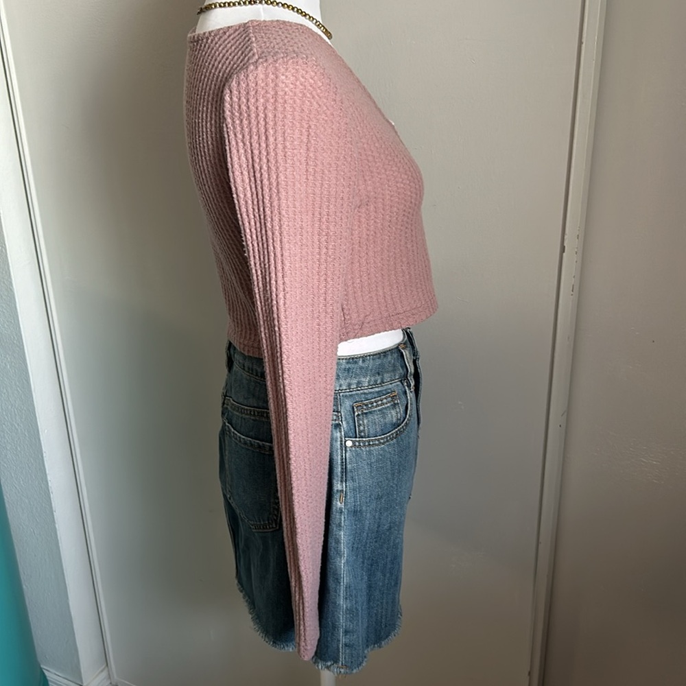 ⬇️ 2/$25 Listing - Romwe Crop Long Sleeve Crop Button Up Waffle Knit Top - Picture 3 of 10